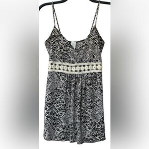 Kiwi Black White Print Boho Halter Top Tunic Lace Accents Size M
